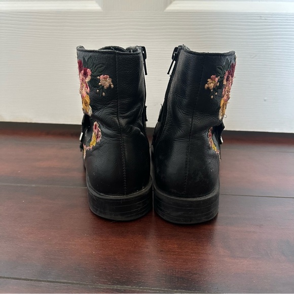 Size 7.5 (38) Zara Women’s Trafaluc Floral Embroidered Buckle Ankle Boots Black - Picture 7 of 13